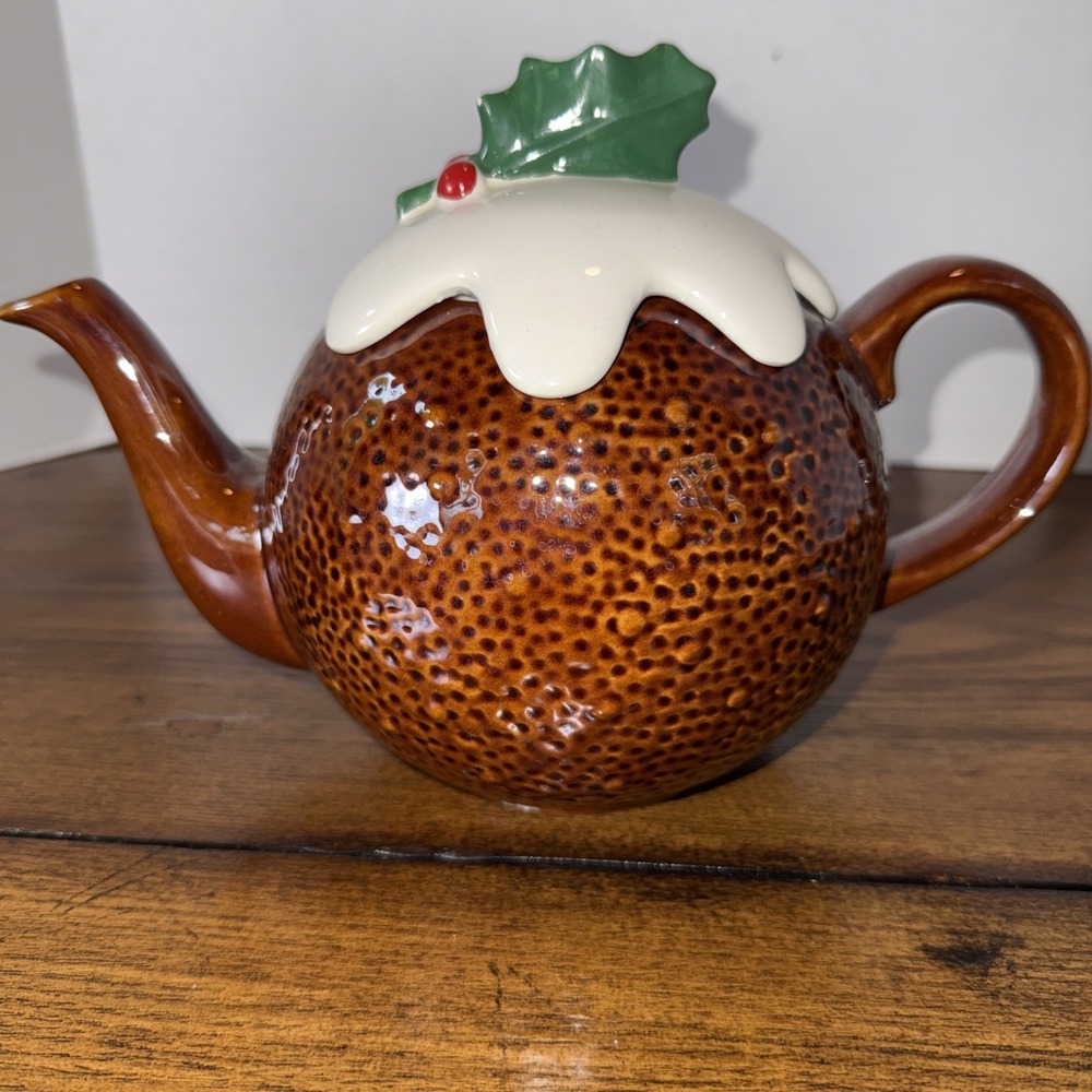 Vintage Price & Kensington Christmas Pudding Teapot Textured White Icing 1960's - Picture 2 of 8